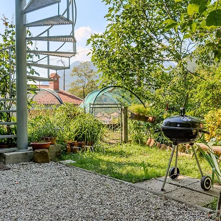 Large Terrace & Outdoor Kitchen Gadica